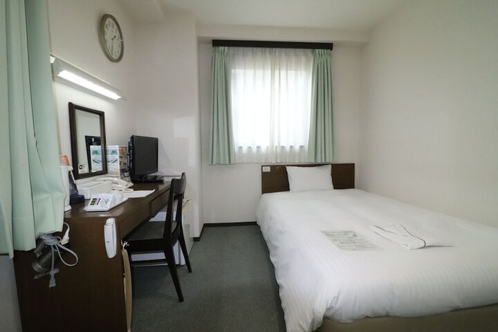 Room 10 of 37