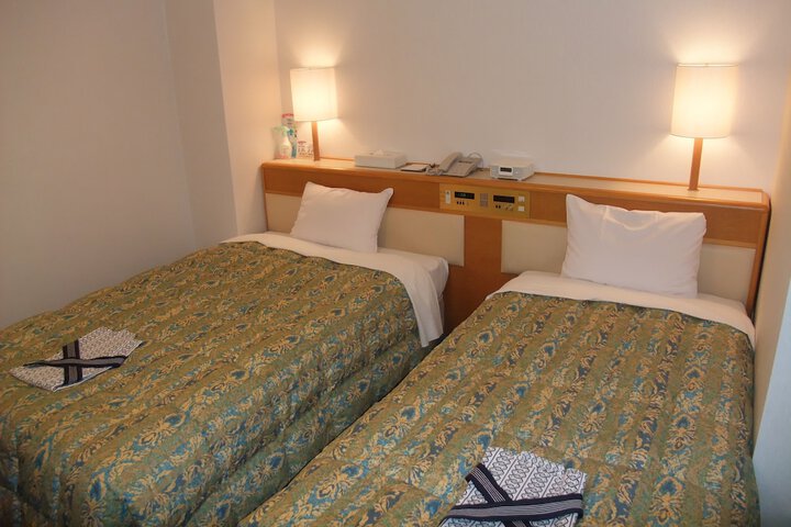 Room 6 of 45