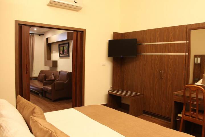 Room 43 of 119
