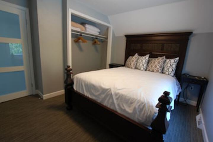 Room 22 of 279