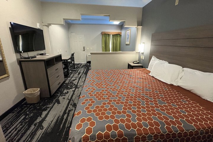 Room 11 of 66