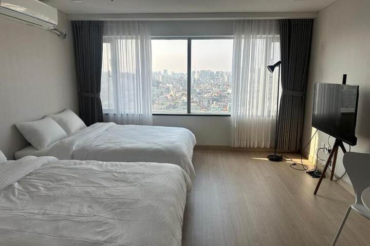 Room 3 of 15