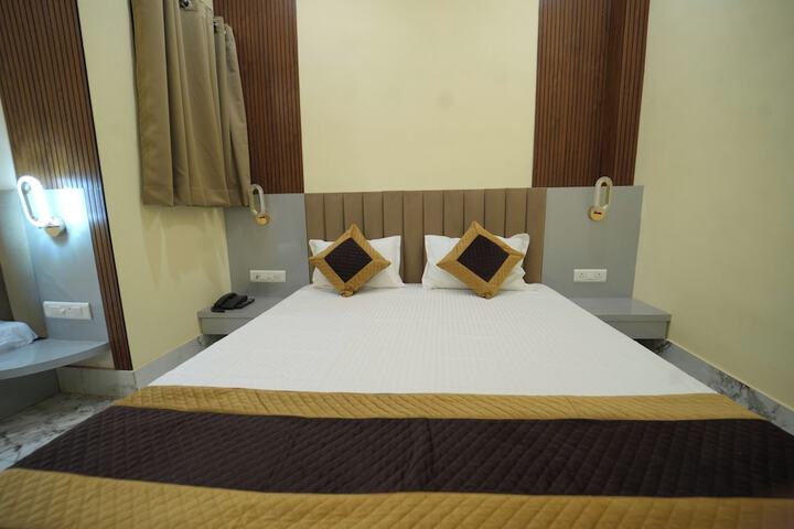 Room 13 of 24