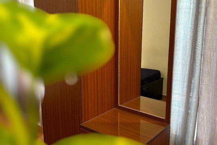 Room 7 of 9