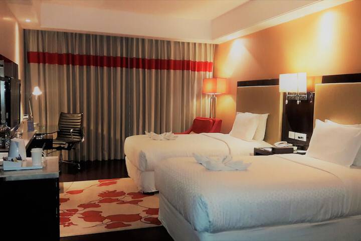 Room 6 of 67