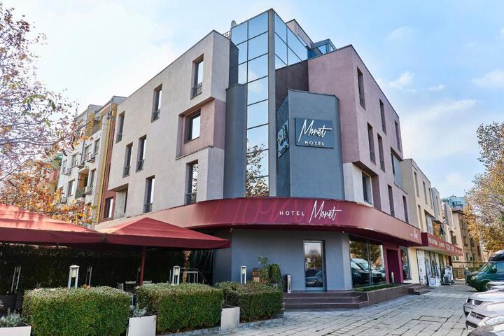 Monet Hotel
