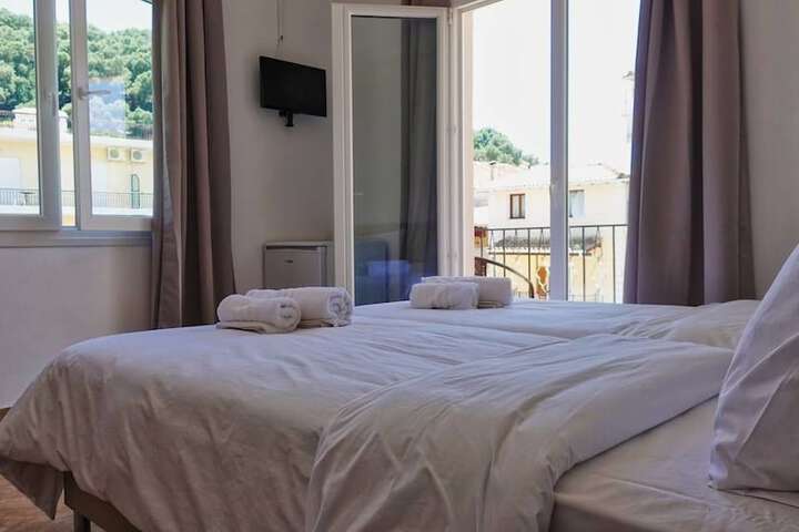 Room 5 of 23