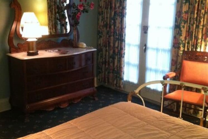Room 25 of 49