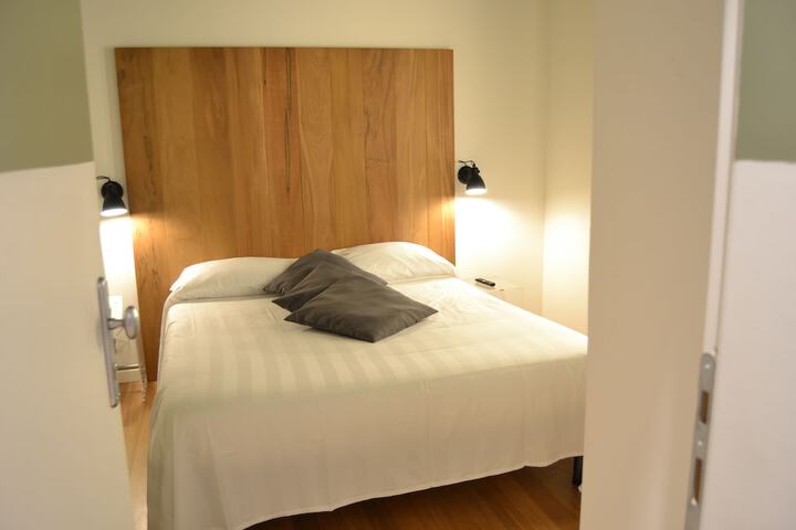 Room 10 of 93