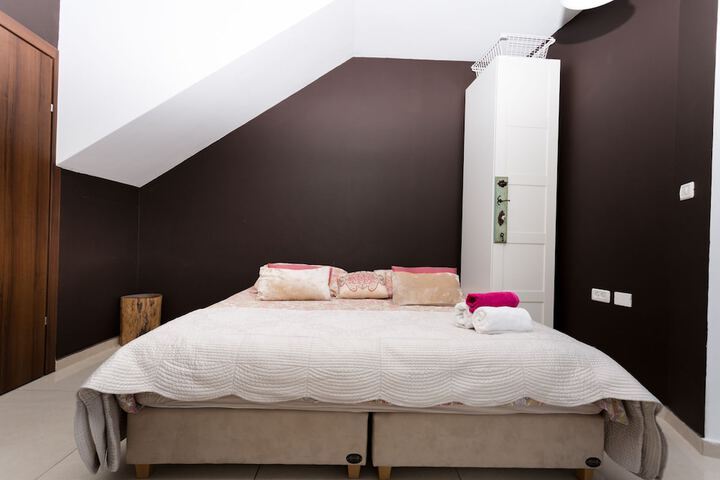Room 7 of 31