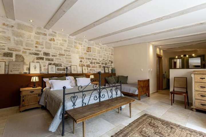 Room 4 of 45