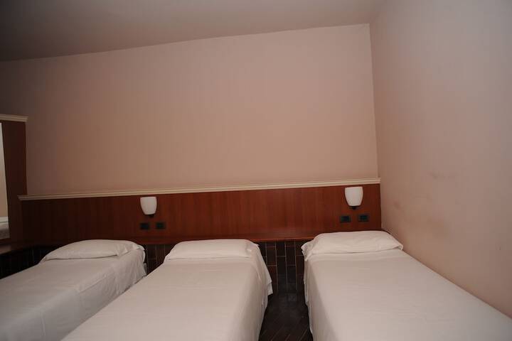 Room 11 of 22