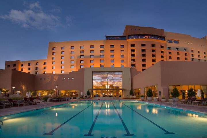 Pools & Facilities