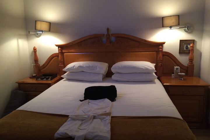 Room 8 of 72