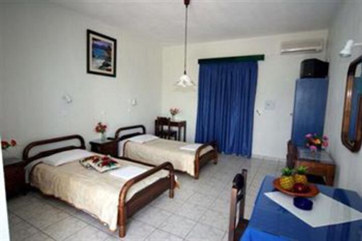 Room 13 of 34