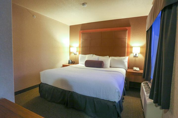 Room 11 of 110