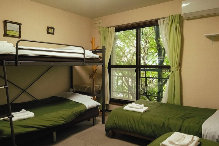 Room 6 of 75