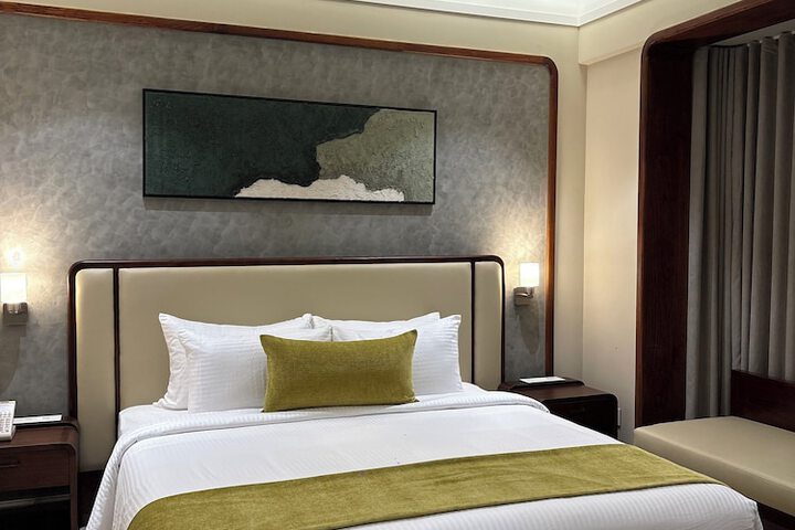 Room 12 of 74