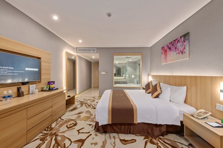 Room 26 of 122