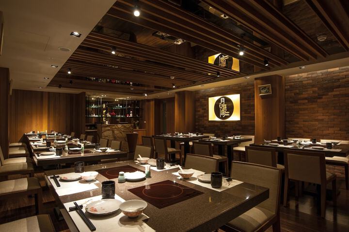Dining 63 of 85