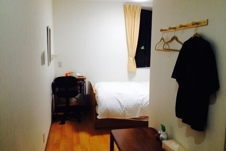 Room 18 of 43