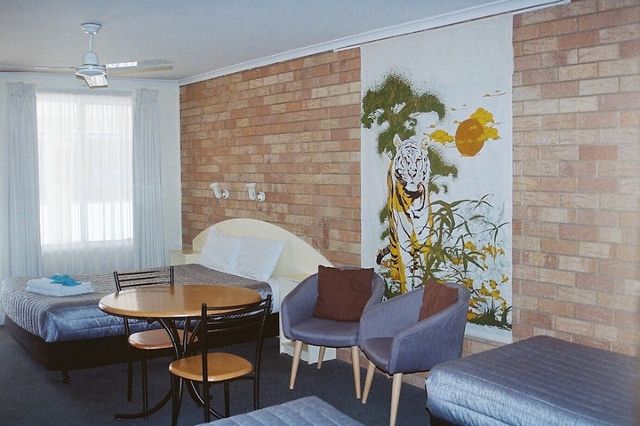Room 6 of 58