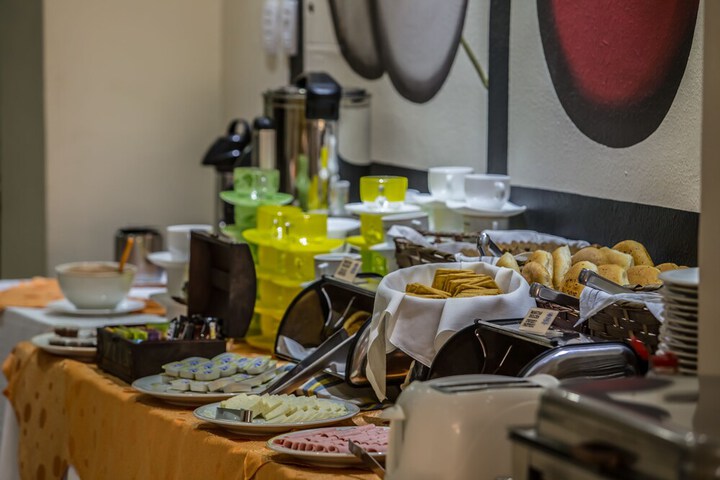 Dining 39 of 47