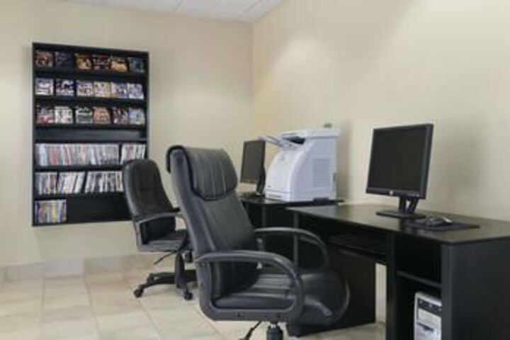 Business Center 8 of 39