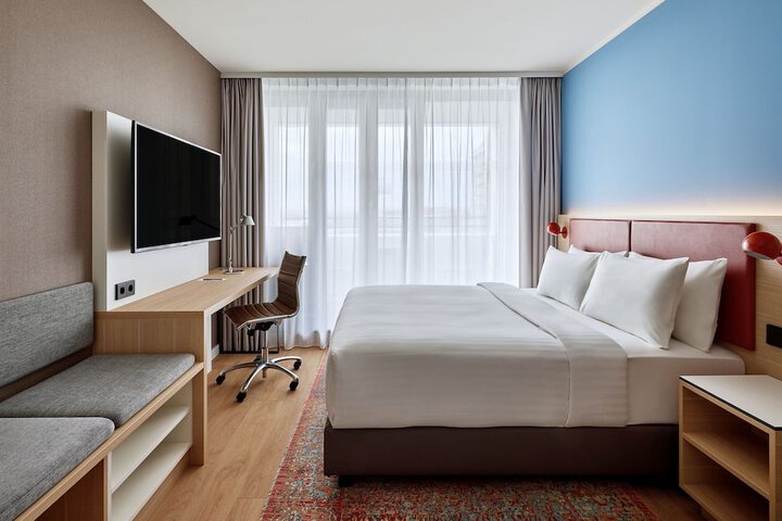 Room 10 of 45