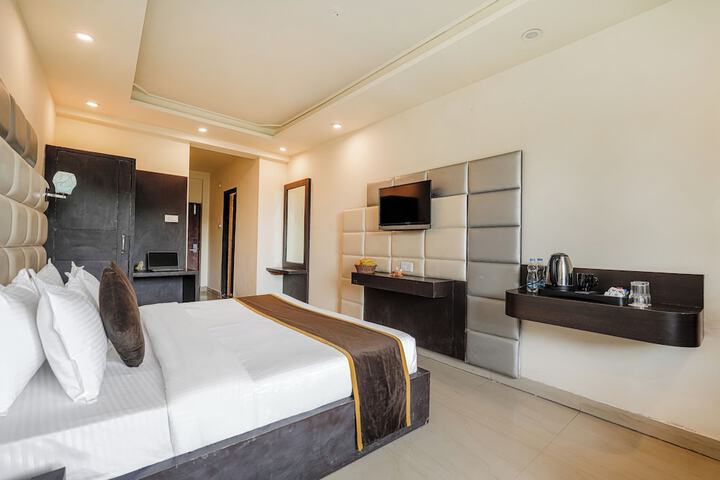 Room 19 of 35