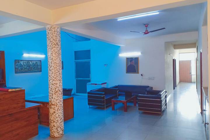 Room 18 of 31