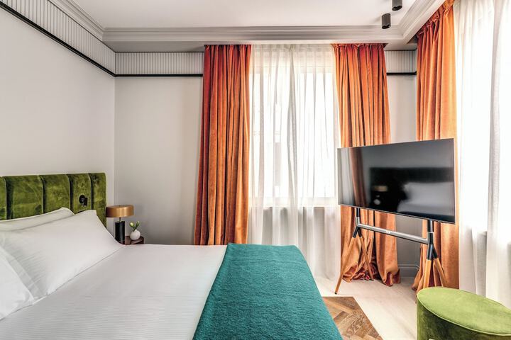 Room 10 of 47