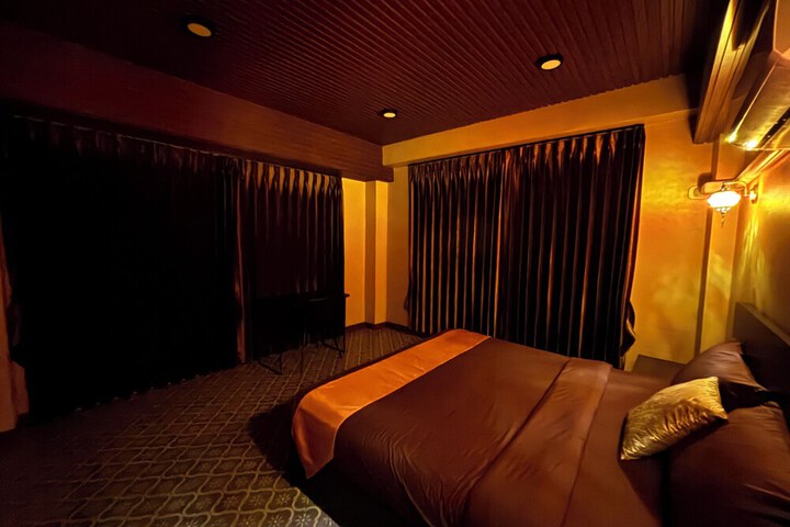 Room 30 of 94