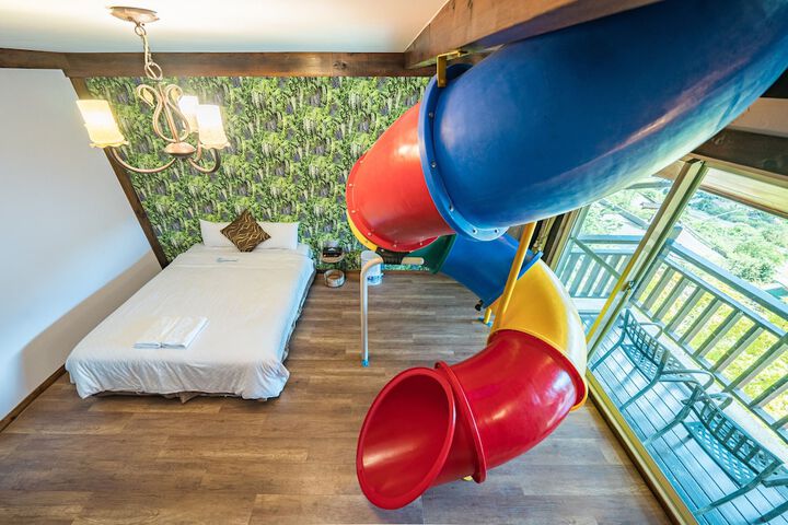 Room 45 of 146