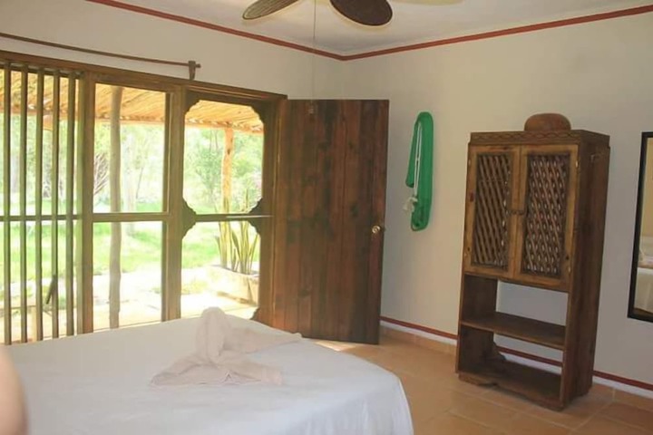 Room 7 of 32
