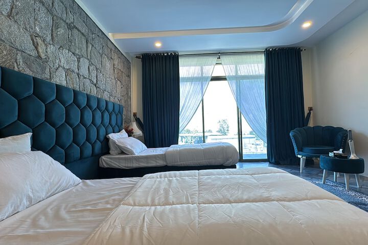 Room 10 of 39