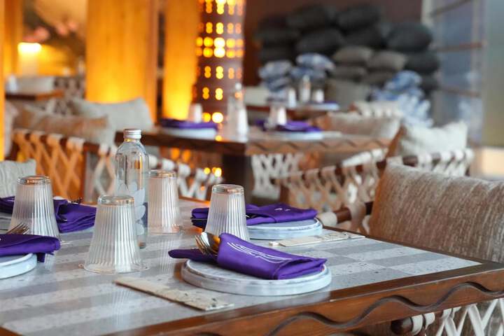 Dining 78 of 128