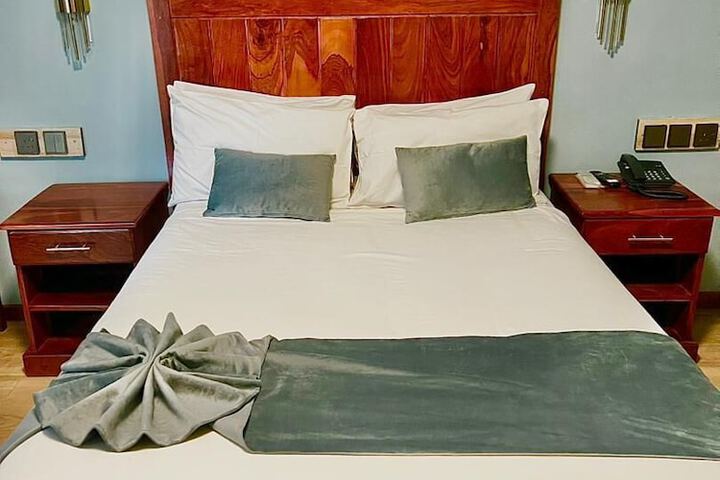 Room 7 of 30