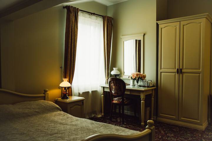 Room 14 of 49