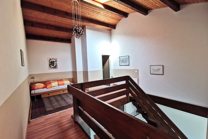Room 20 of 99