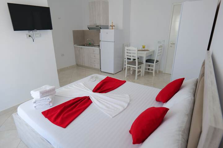 Room 12 of 28