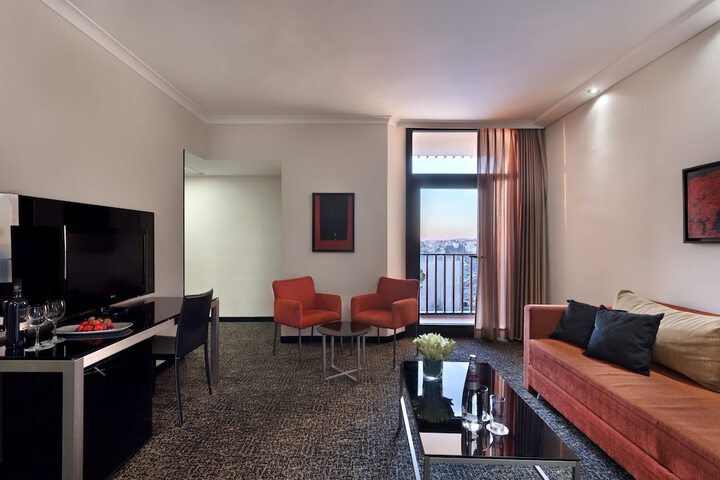 Room 7 of 60
