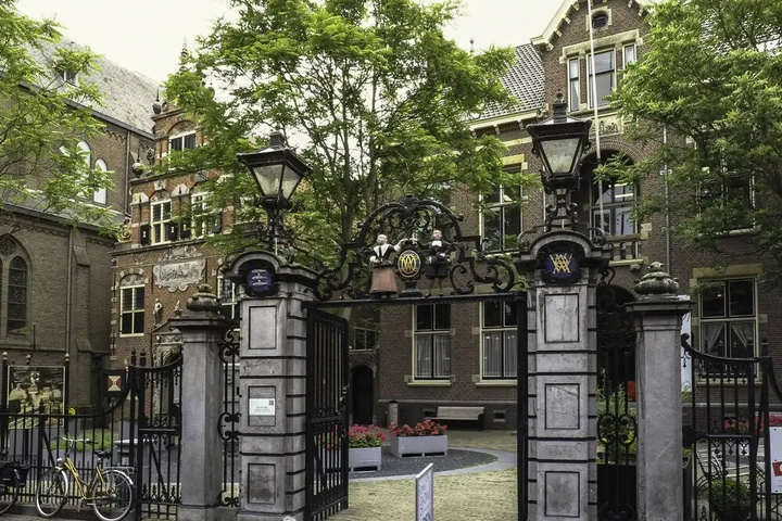 Luxurious Holiday Home in Enkhuizen With Parking