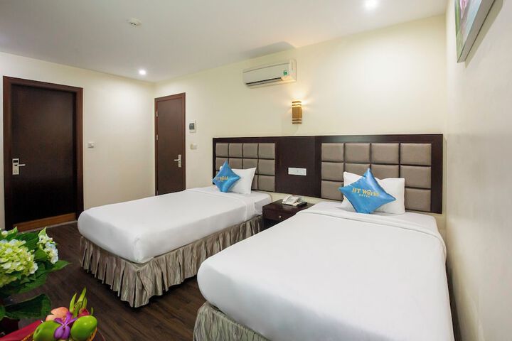 Room 52 of 150