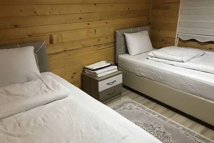 Room 13 of 21