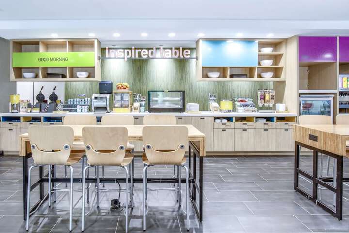 Breakfast area