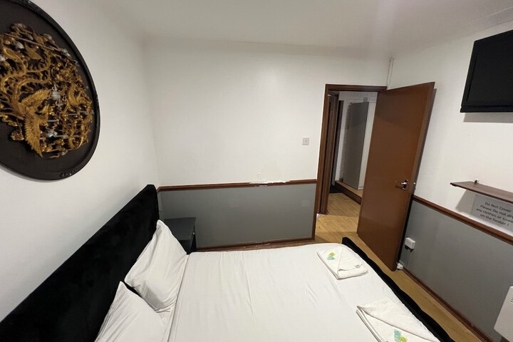 Room 7 of 49