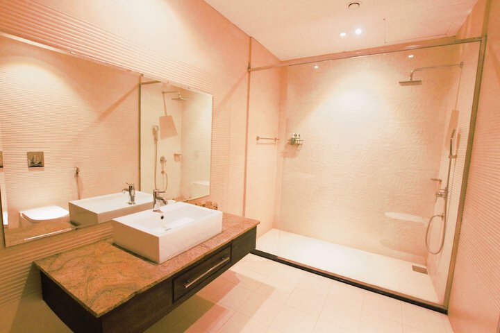 Room 47 of 85