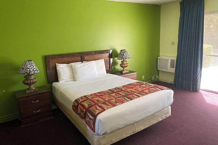 Room 14 of 31