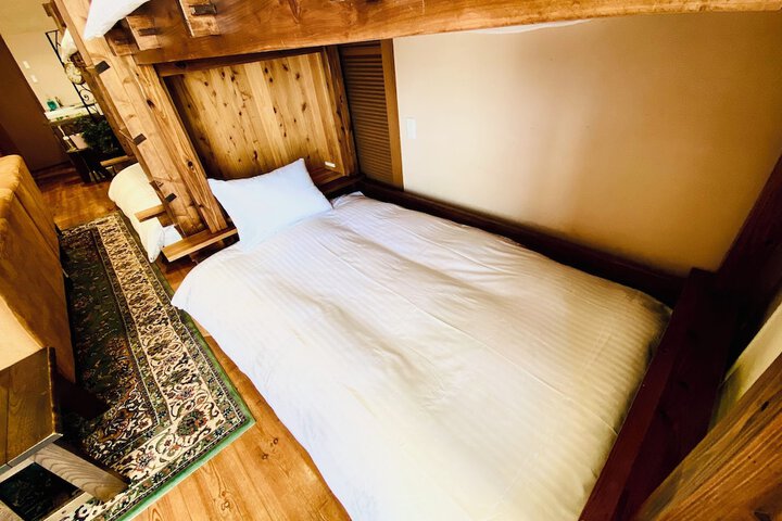 Room 8 of 23